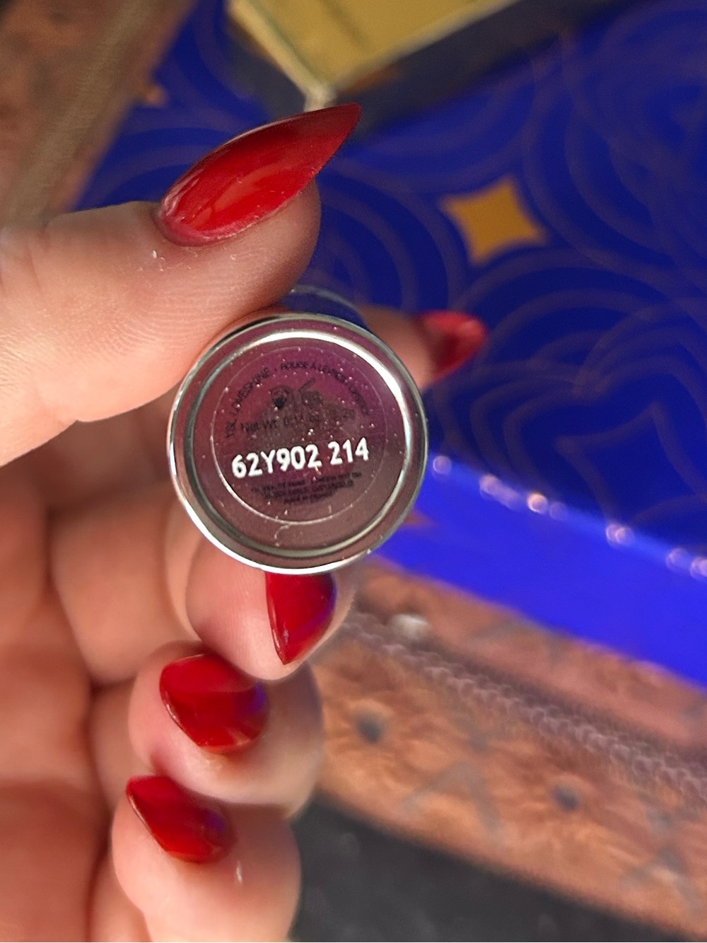YSL Loveshine Lip Oil Stick in Wet Guava - Picture 9 of 11